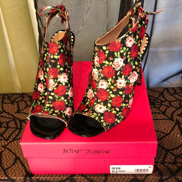 Betsey Johnson Rexie Shootie Peeptoe Heel. - Picture 2 of 8